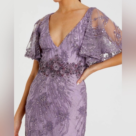 MAC DUGGAL
Vintage Flutter Sleeve Evening Gown - Picture 17 of 17